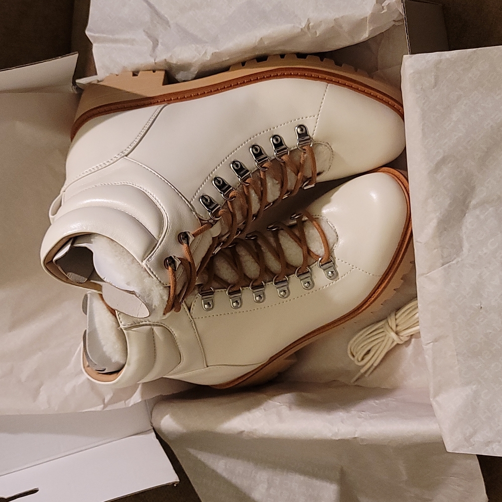 Marc Fisher MALLIE Lug Sole Sherpa Booties - Picture 4 of 16
